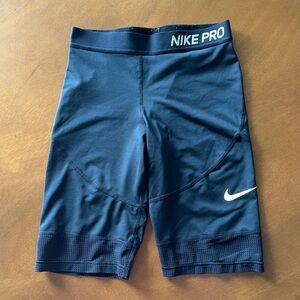 Nike Pro kids training shorts in black, size XL. Like new!